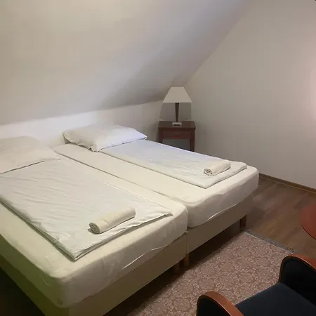 Turul Panzio&pizzeria B&B