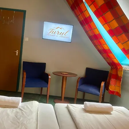 Turul Panzio&pizzeria Frühstückspension 3*