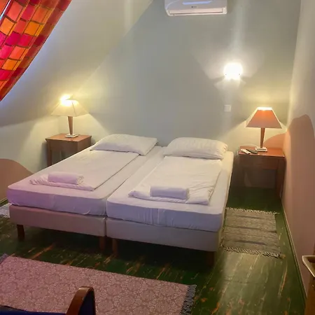 Turul Panzio&pizzeria Bed & Breakfast *