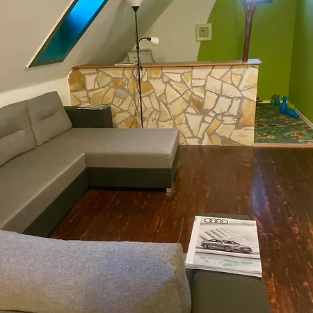 فندق مبيت وإفطار Turul Panzio&pizzeria 3*