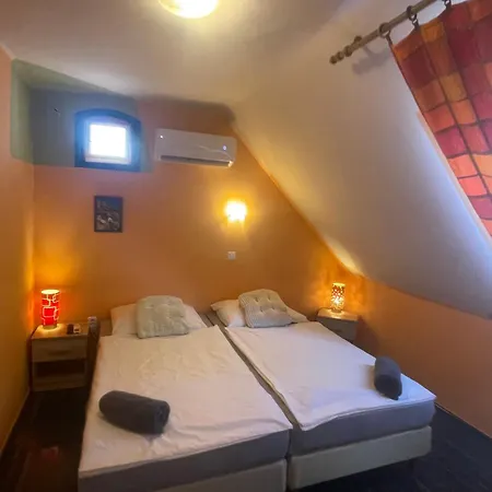 Bed & Breakfast Turul Panzio&pizzeria 3*